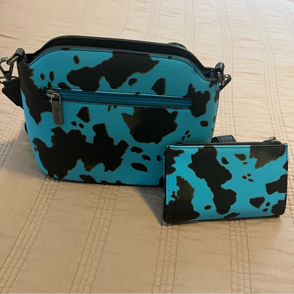 Wrangler Crossbody purse and Wallet - Picture 5 of 5